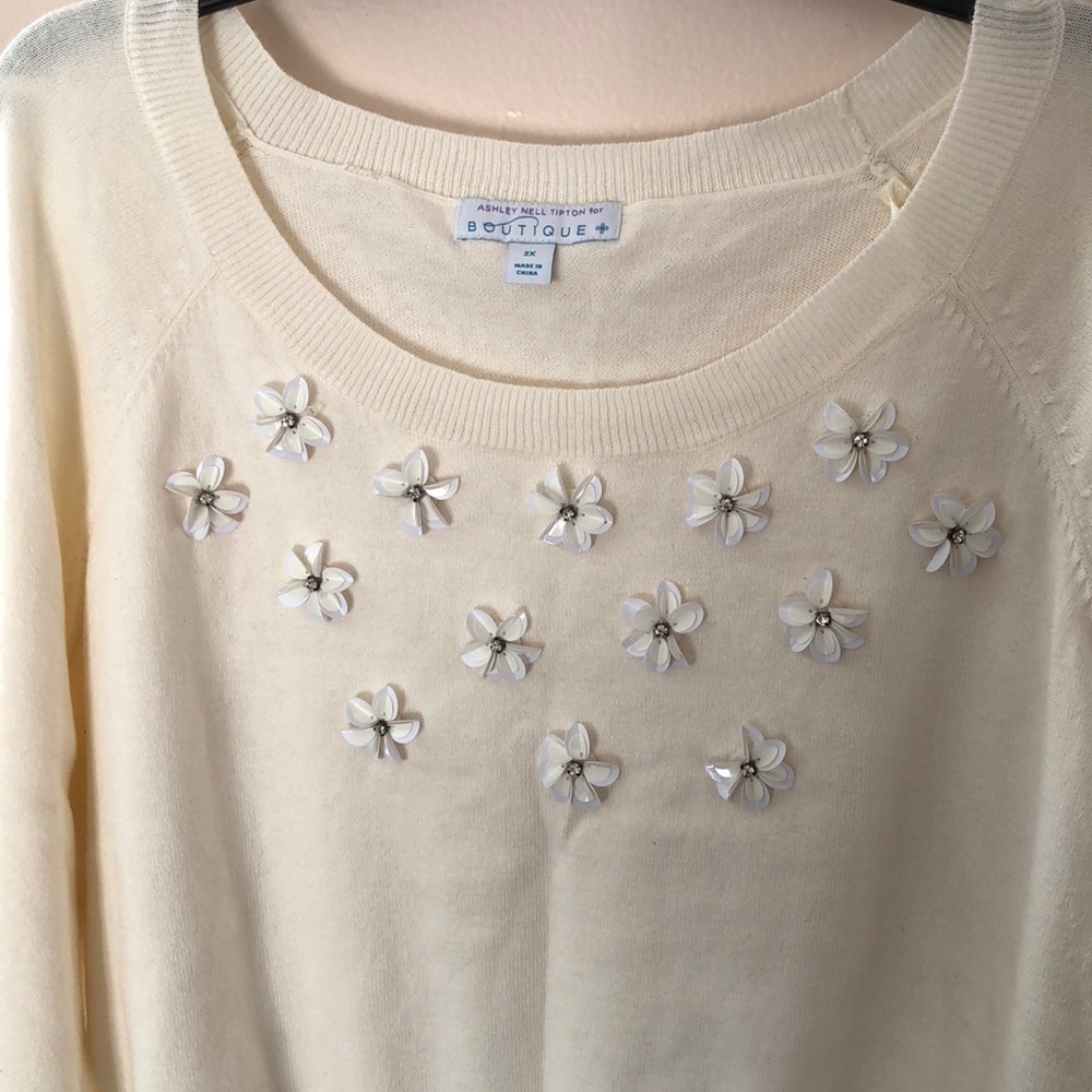 Ashley Nell Tipton Beautiful sweater Ivory New - Picture 2 of 8